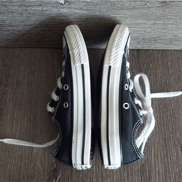 Converse Chuck Taylor All Star Low Top Sneaker Little Kid Size 12 - Picture 6 of 9